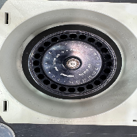 Eppendorf 5415D Centrifuge image 3